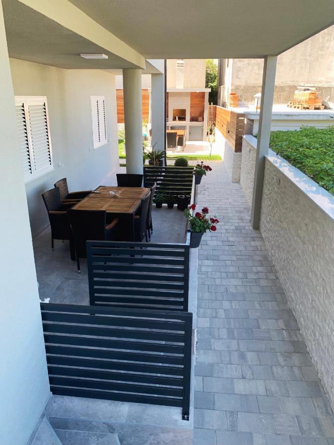 Villa Franko Baška Voda Екстериор снимка